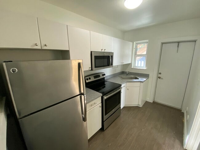 Building Photo - 715 2nd Ave S