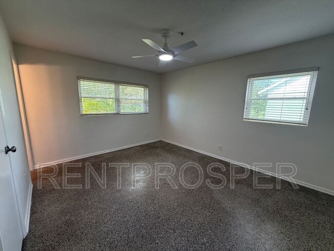 Building Photo - 8340 Le Mesa St