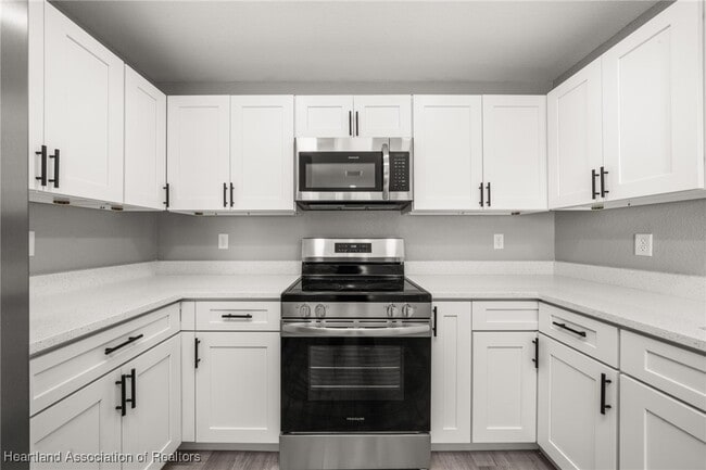 Building Photo - 6303 Red Cedar Rd