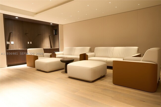 Building Photo - 300 Biscayne Blvd