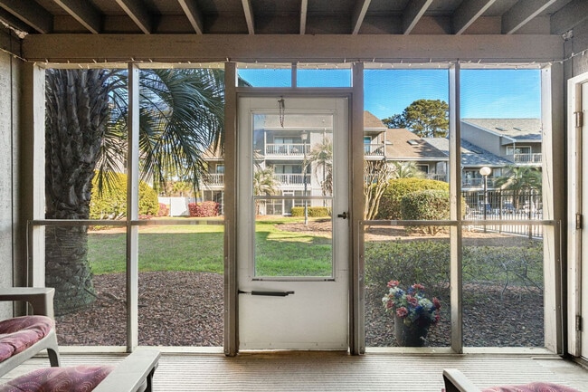 Building Photo - 1890E Auburn Ln