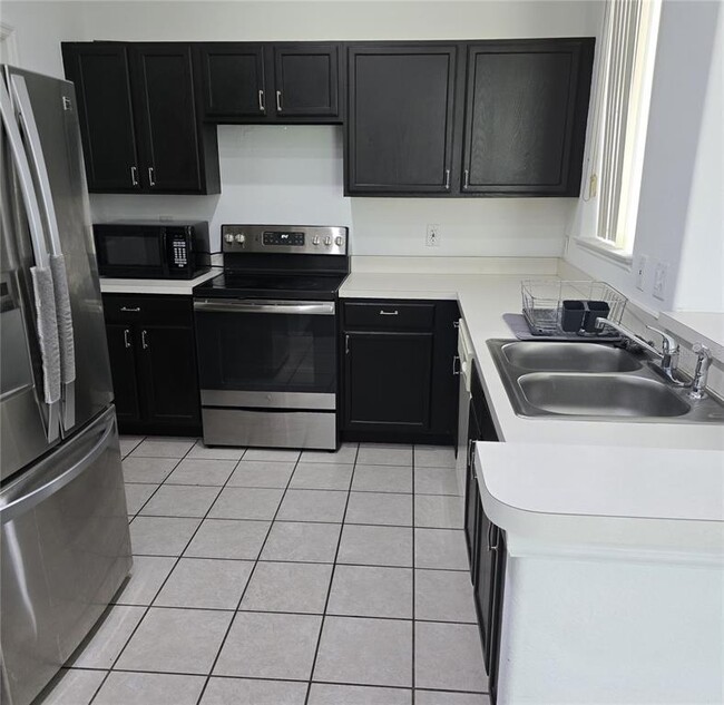 Building Photo - 1811 Island Walk Dr