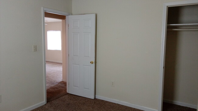 Building Photo - Save big money on this nice 2BR home!