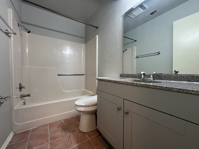 Building Photo - 4011 Ridgebrook Dr