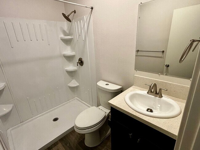 Building Photo - Move in Promotion for 1st 12 months! Updat...