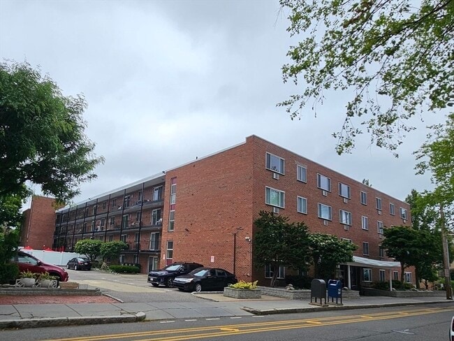 Building Photo - 50 Green St