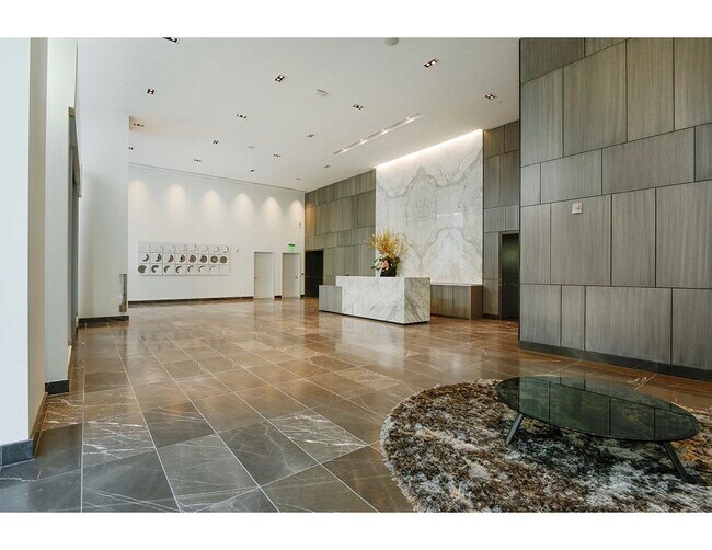 Building Photo - 338 Main St