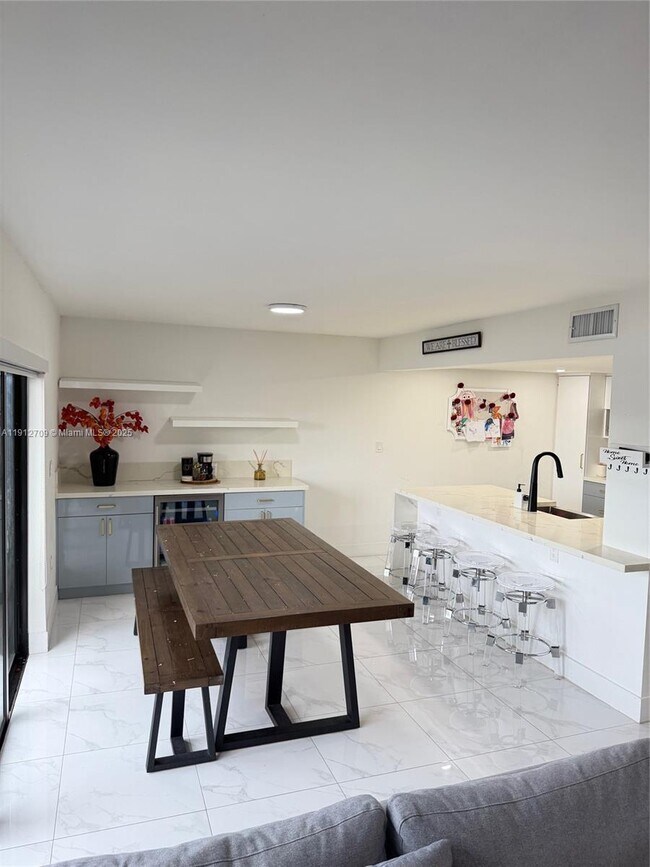 Building Photo - 1271 SW 124th Ct