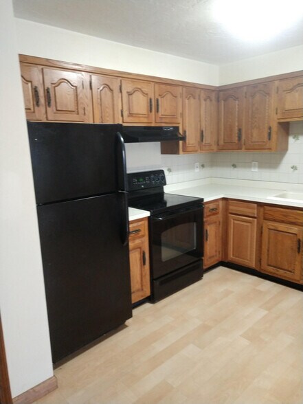 Primary Photo - 17 Farrar Ave