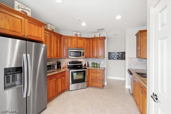 Building Photo - 8051 Players Cove Dr