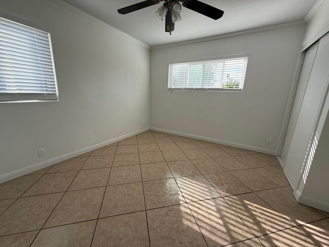 Building Photo - 3158 Juanita St