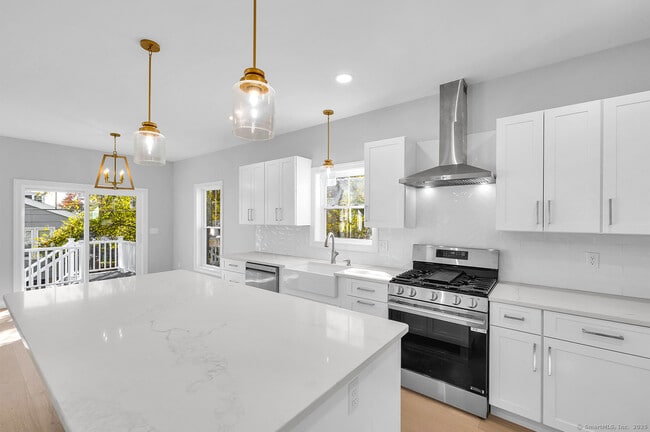 Building Photo - 183 Vesper St