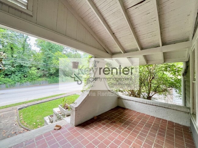 Building Photo - 1610 Hixson Pike