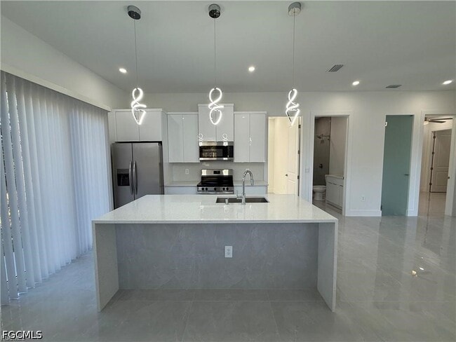 Building Photo - 207 W 15th St