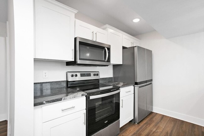 Building Photo - 220 W Dixie Ave