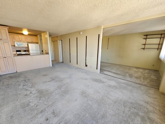 Building Photo - 1 Bed, 1 -Bath Condo for Rent! 1 Parking