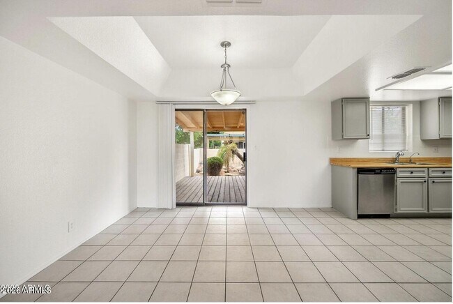 Building Photo - 2848 E Brown Rd