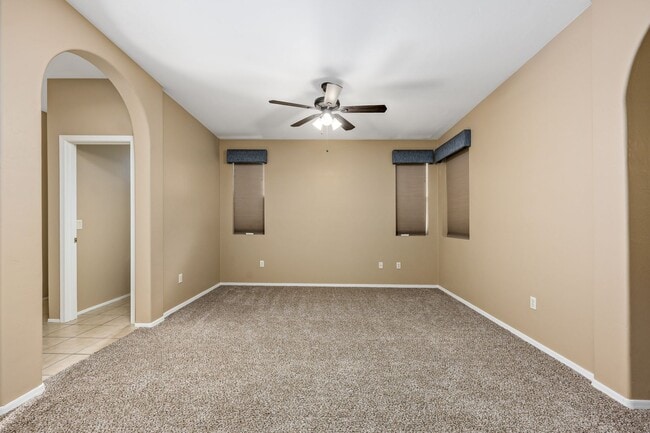 Building Photo - Paseo Estrella Gem at the base of Tucson icon A mountain! Minutes away from DownTown Tucson!