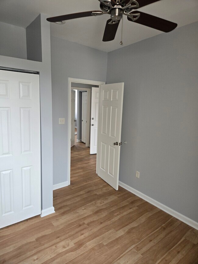 Building Photo - 2442