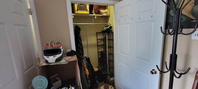 Building Photo - 1058 NY-222