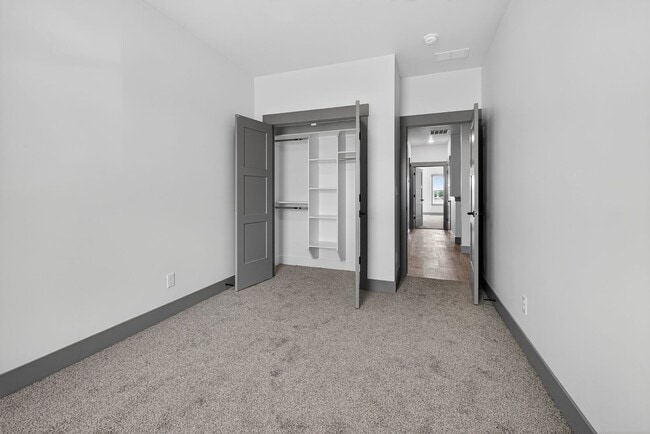 Building Photo - BRAND NEW TOWNHOME IN AMMON IDAHO 3 BED 2....