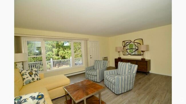 Building Photo - 524 Laurel Lake Rd