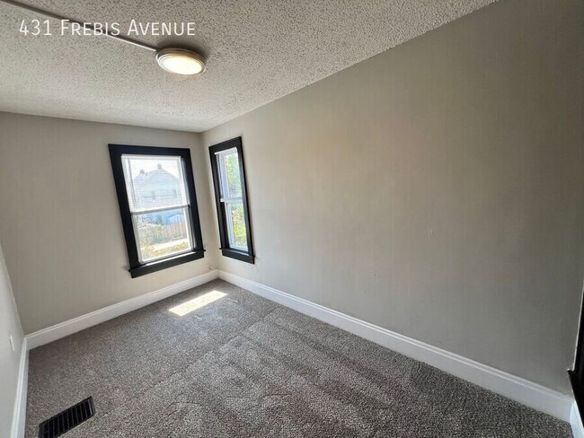 Building Photo - 431 Frebis Ave