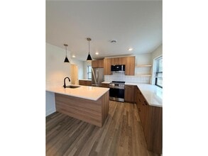 Building Photo - 131 W 46th St