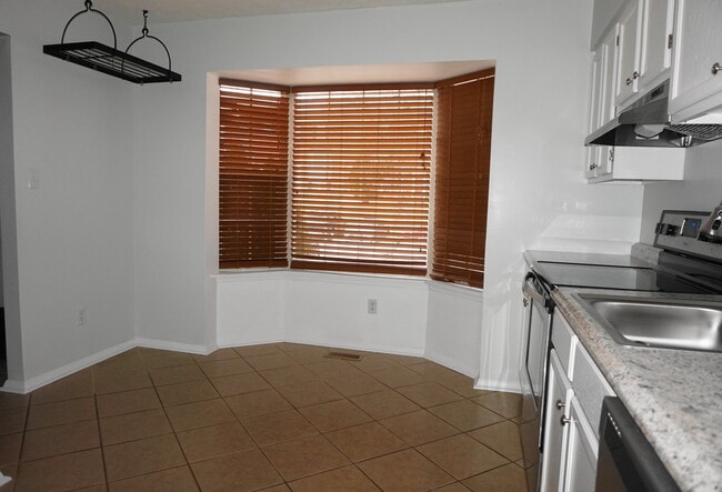 Building Photo - Charming 3Bed/2.5 Bath in Nottingham!