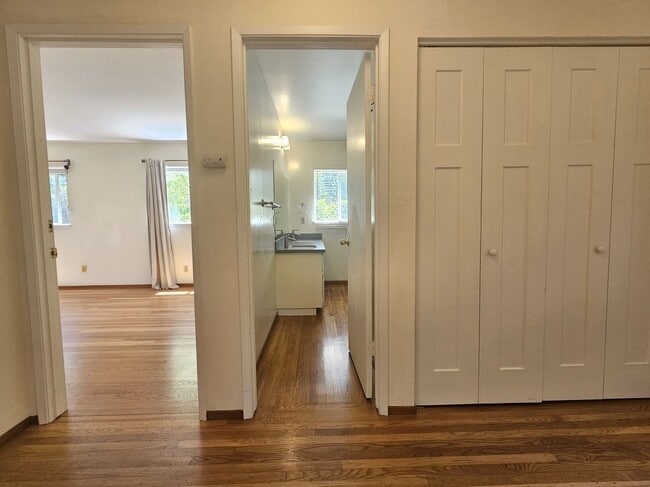 Building Photo - 4-Bedroom Single Family Home in Palo Alto-  lease take over