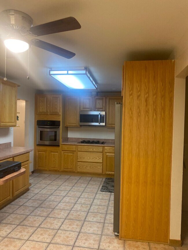 Building Photo - Beautiful 3bd home in NE Heights