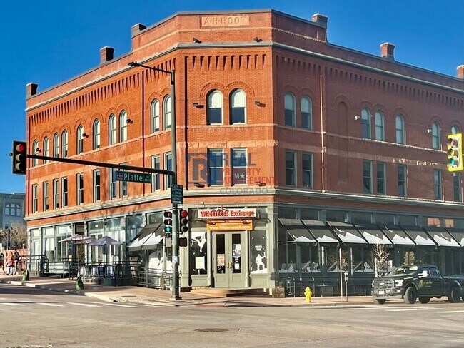 Building Photo - 1700 Bassett St