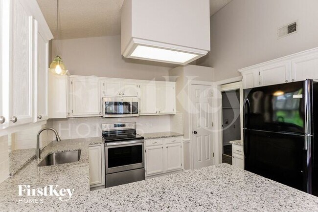 Building Photo - 12137 Moonshadow Ln