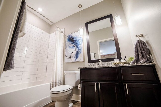 Building Photo - 1028 N Eddy St