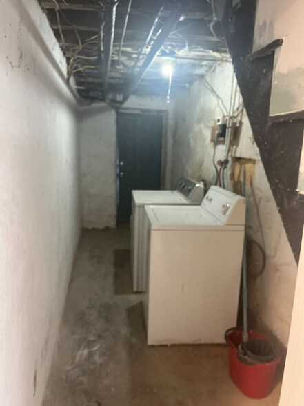 Building Photo - 4634 Fernhill Rd