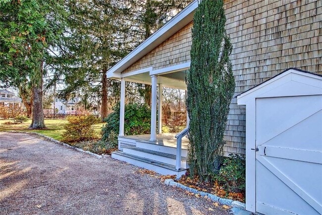 Building Photo - 18 Orchard Ave