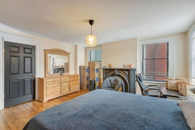 Building Photo - Charming 3BR Duplex in Covington