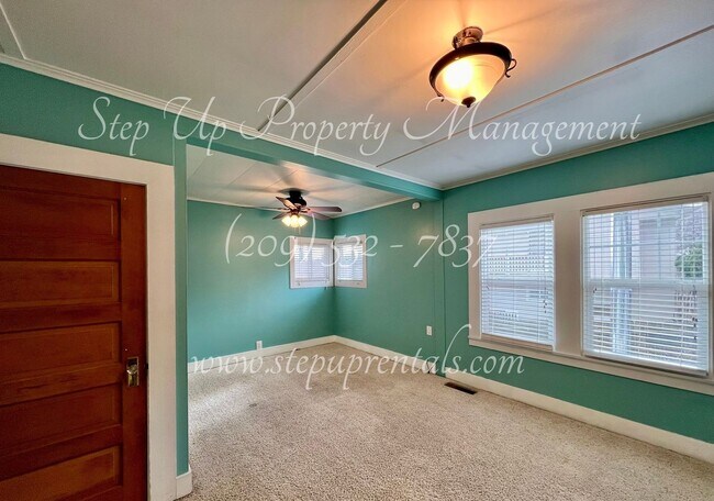 Building Photo - Cozy Downtown 2 Bedroom Bungalow in the Heart of Sonora!