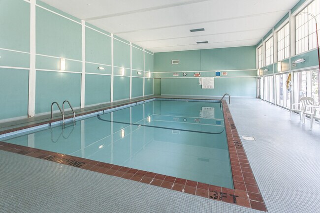 Building Photo - 1923 Viking Dr NW