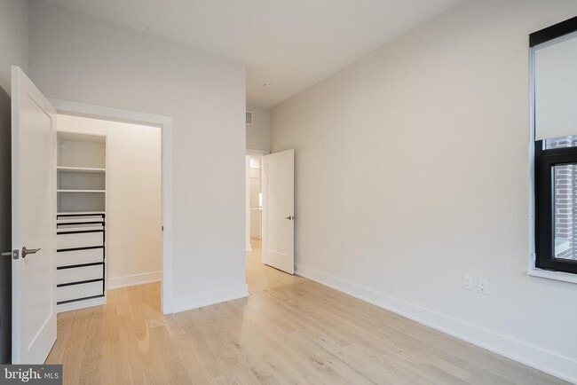 Building Photo - 701 Swann Ave