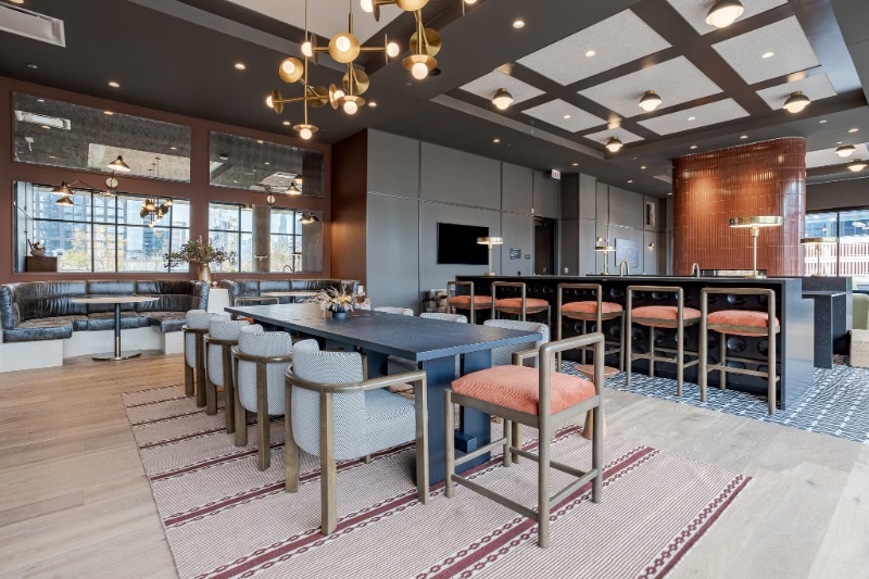 Building Photo - 123 N May St