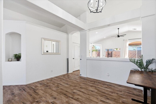 Building Photo - 4414 E Villa Rita Dr