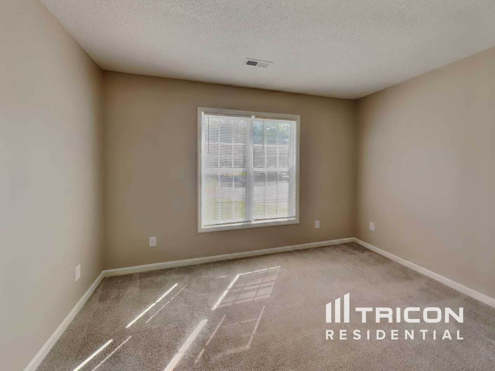 Building Photo - 3600 Amos Dr
