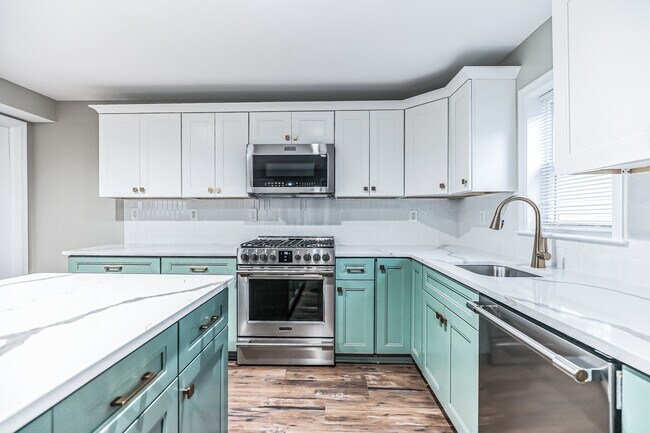 Building Photo - 203 Ford St