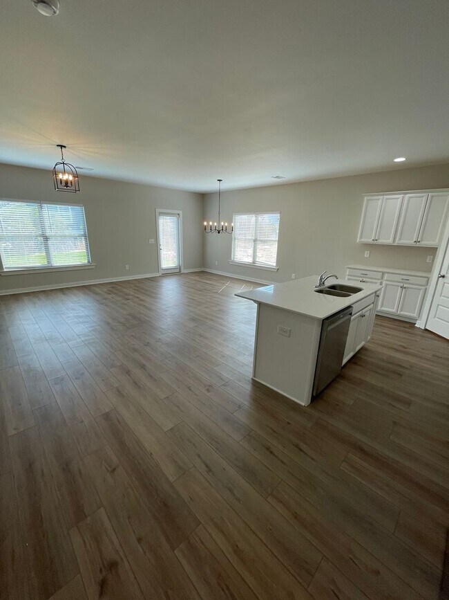 Building Photo - 282 Shiloh Creek Dr
