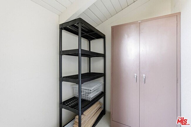 Building Photo - 2406 Aviation Blvd