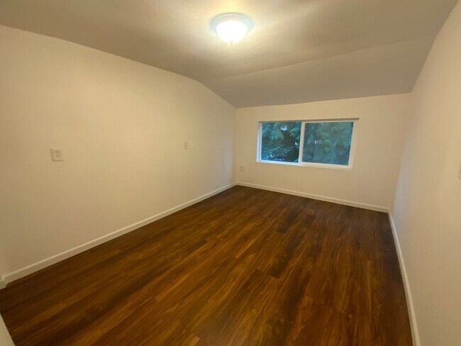 Building Photo - Beautiful Tacoma 4-Bedroom! Apply Today!