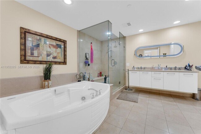 Building Photo - 3101 S Ocean Dr