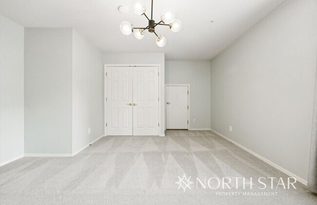 Building Photo - Beautiful Home Near Westlake Park
