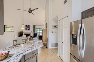 Building Photo - Turnkey 2 BDR/2BA Boulder Condo